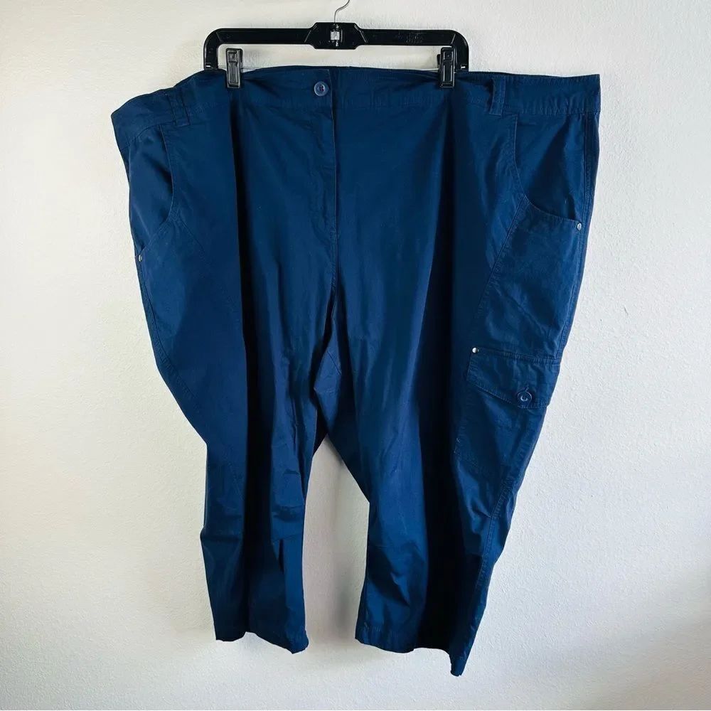 Ellos Navy Cargo Capris Women’s Size 34W